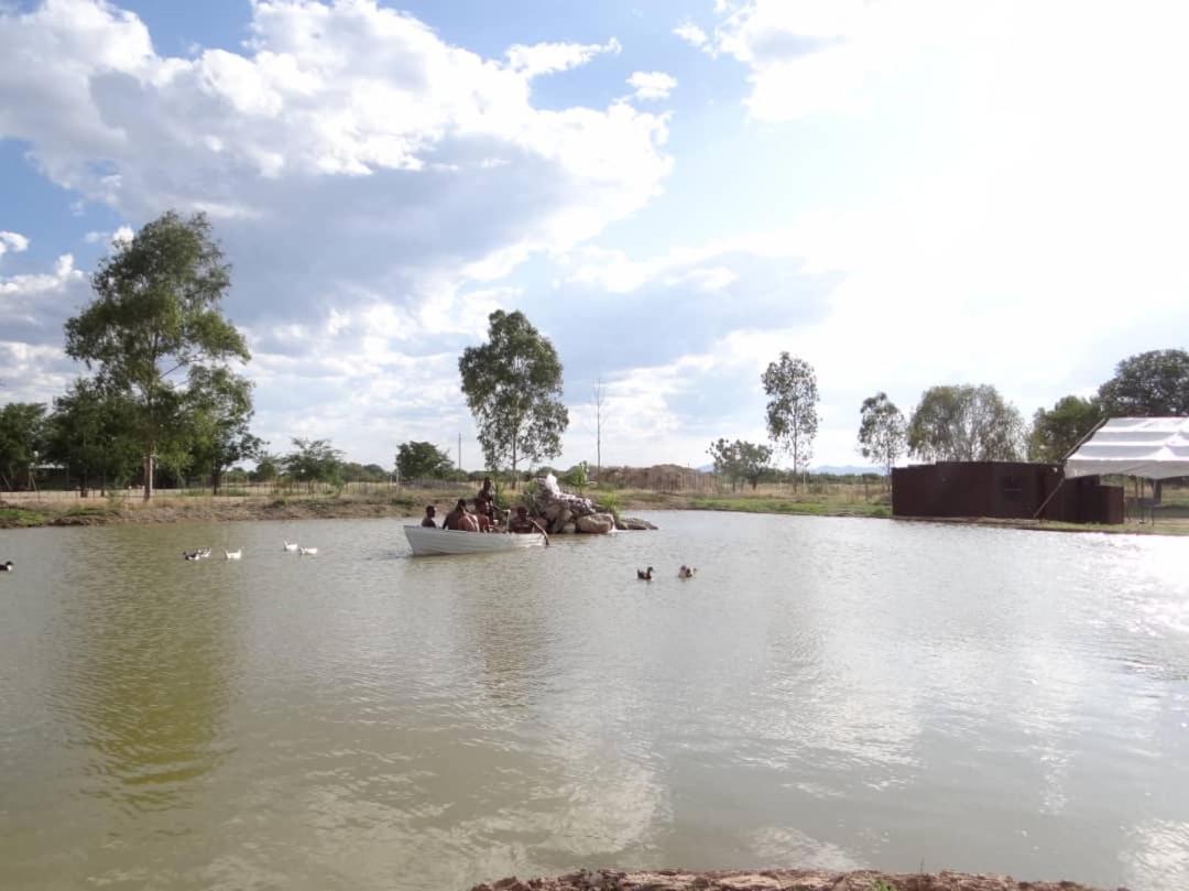 Bambi Lodge Grootfontein 외부 사진