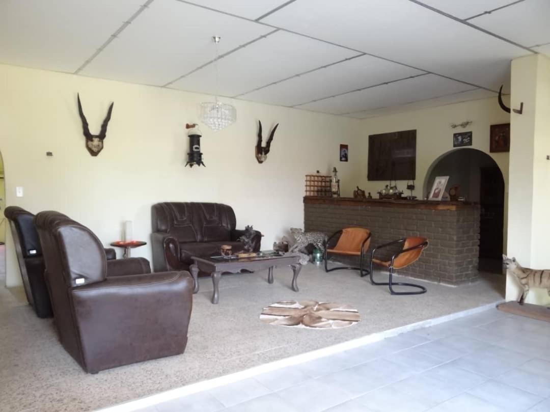 Bambi Lodge Grootfontein 외부 사진