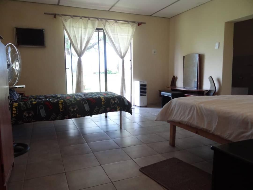 Bambi Lodge Grootfontein 외부 사진
