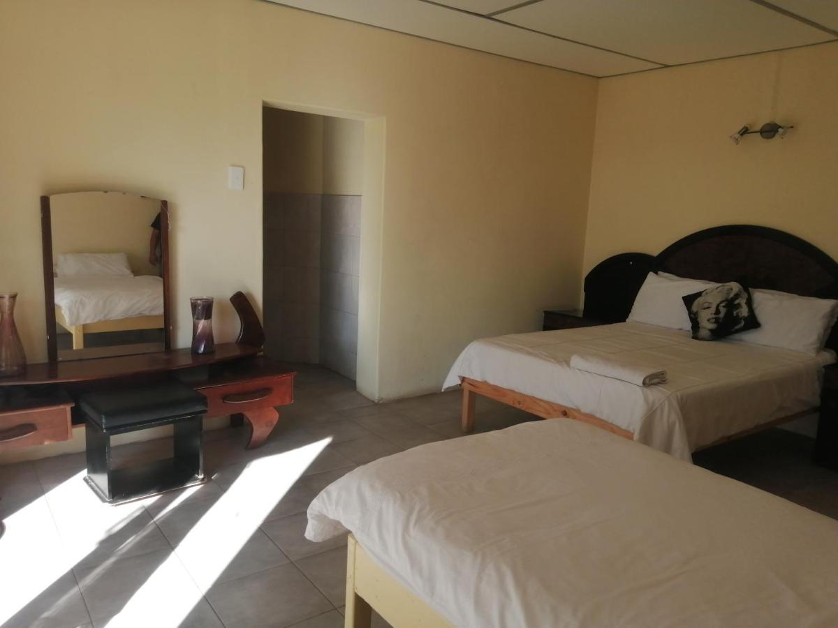 Bambi Lodge Grootfontein 외부 사진
