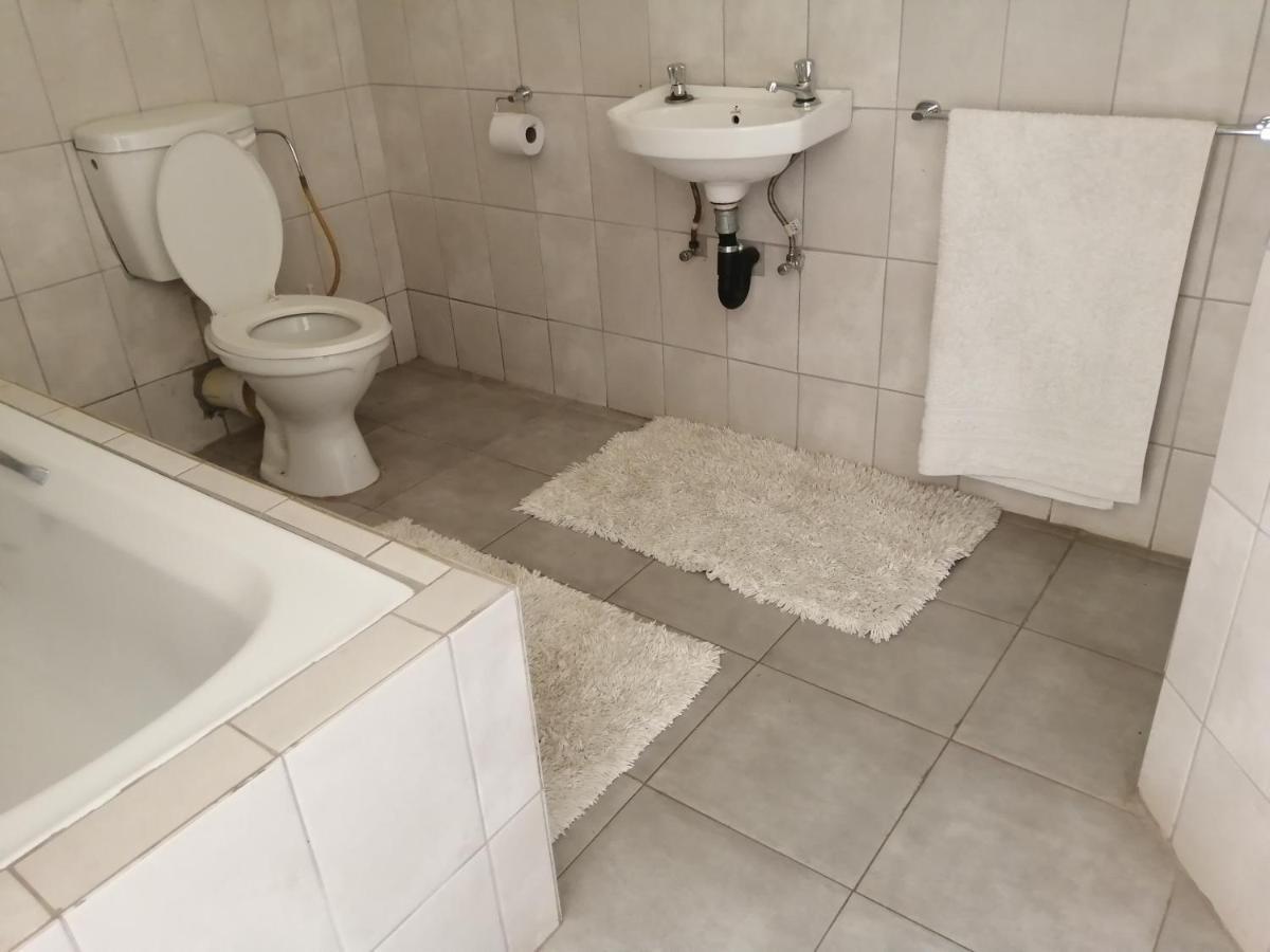Bambi Lodge Grootfontein 외부 사진