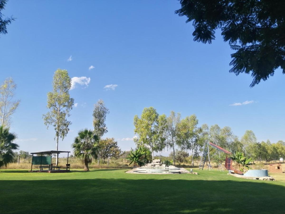 Bambi Lodge Grootfontein 외부 사진