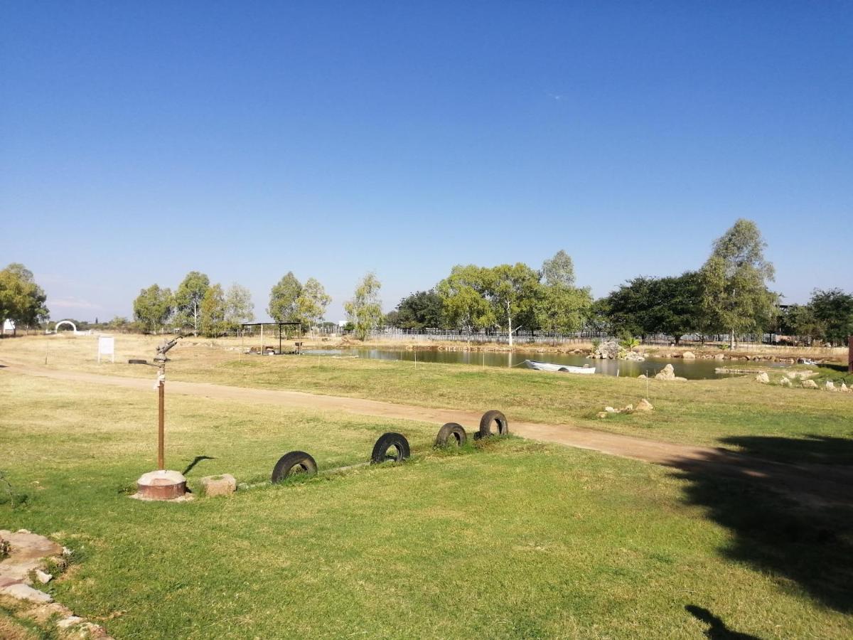 Bambi Lodge Grootfontein 외부 사진