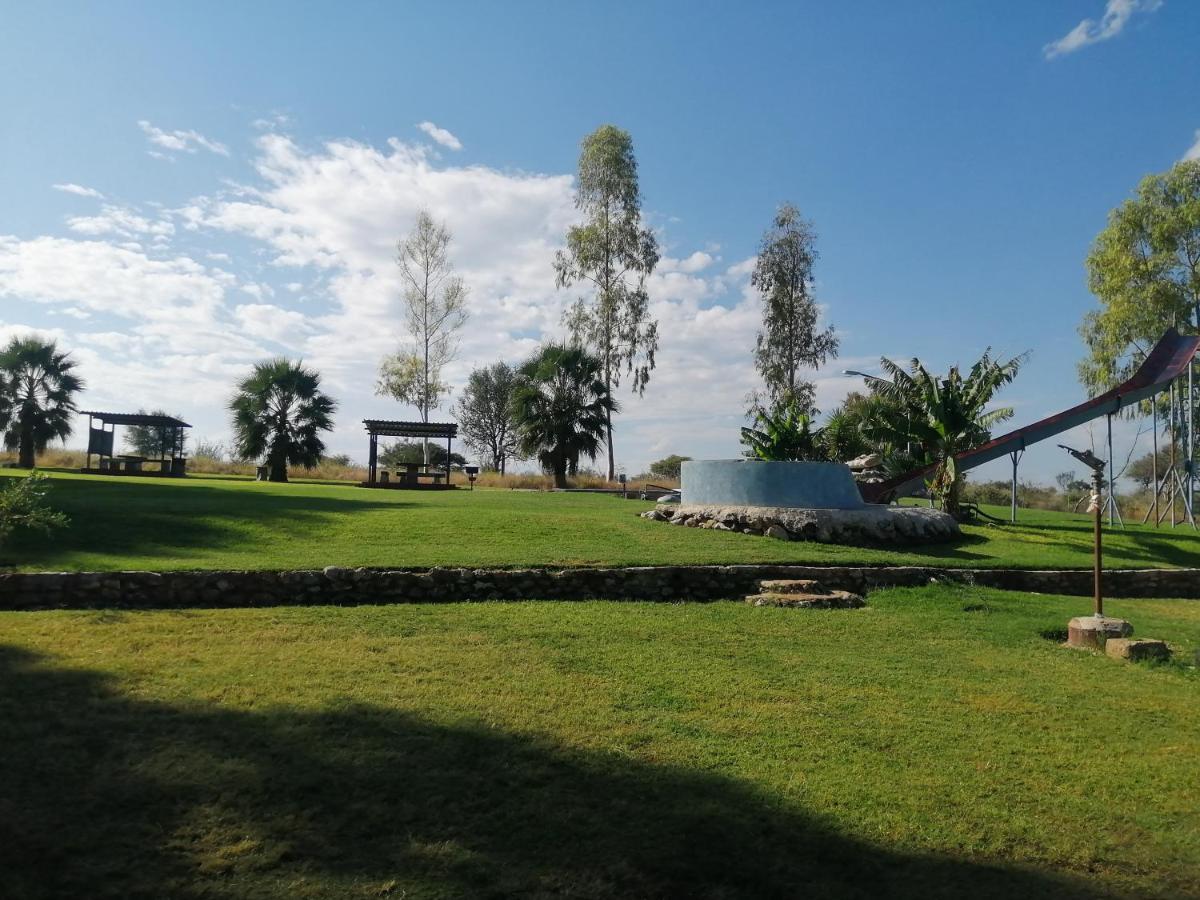 Bambi Lodge Grootfontein 외부 사진