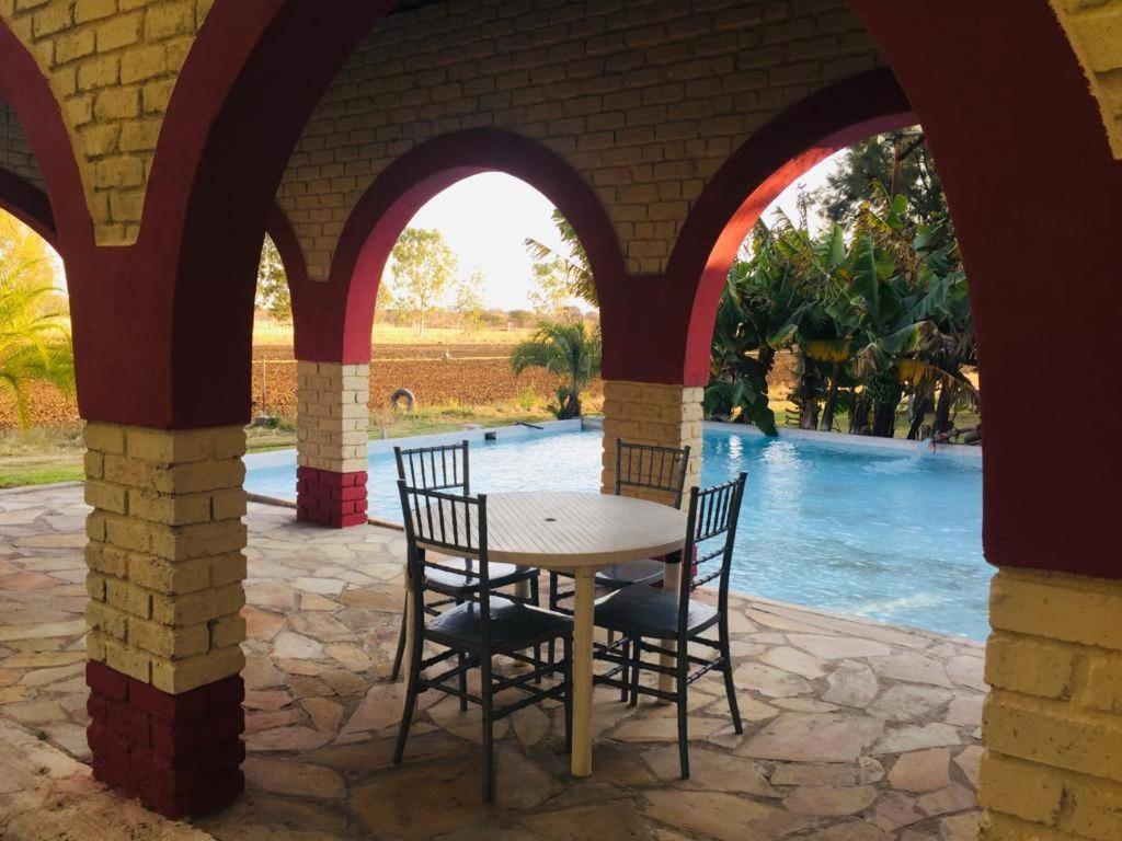 Bambi Lodge Grootfontein 외부 사진